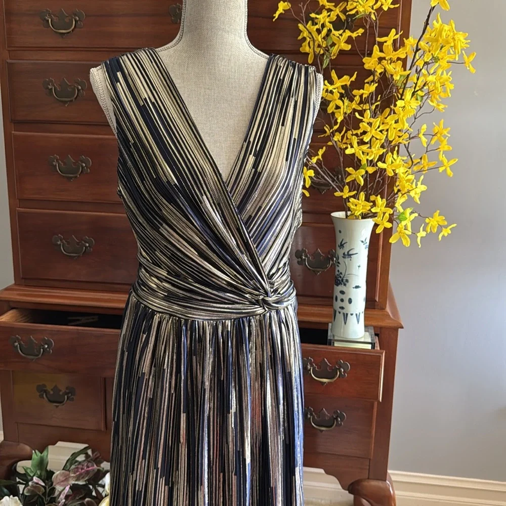 Vince Camuto Elegant Navy and Gold Supplice Dress Size 14 NWT - Picture 3 of 15
